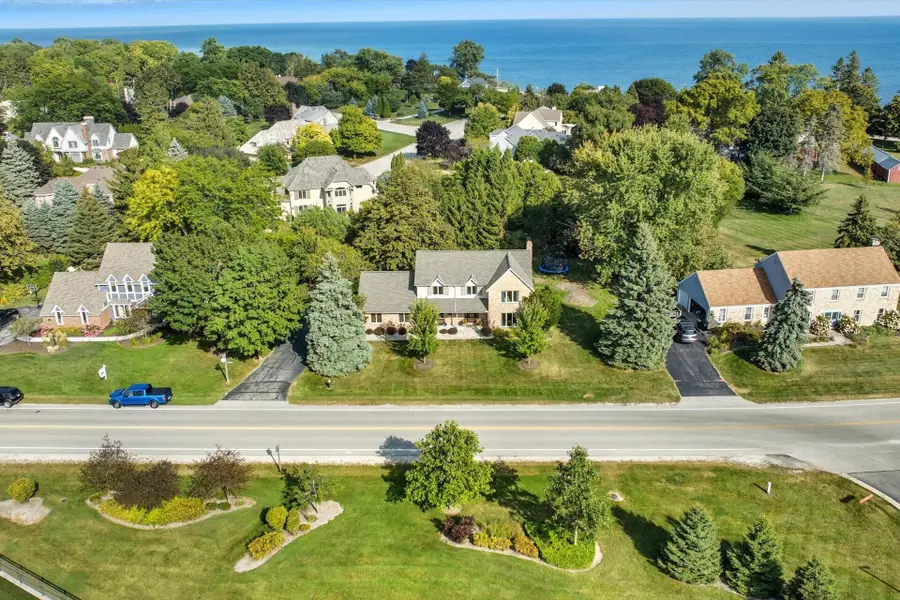 4253 Lake Meadow Dr, Wind Point, WI 53402 - Image #3