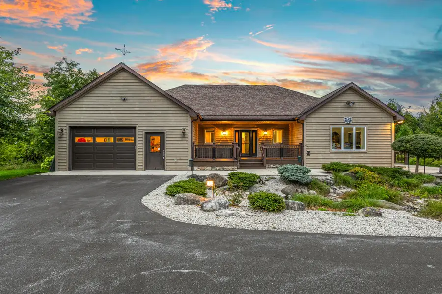 658 N Forest Dr, Forestville, WI 54213 - Image #2