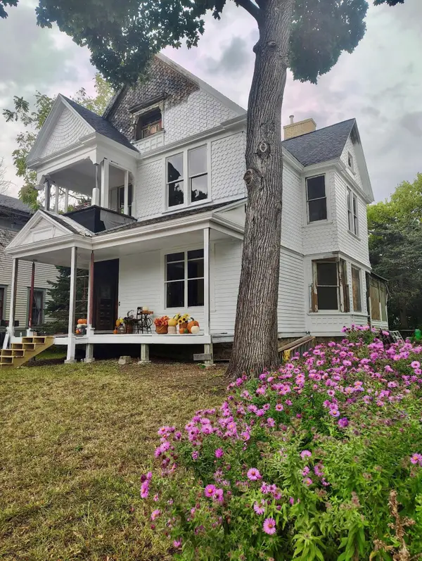 210 7th St E, Winona, MN 55987