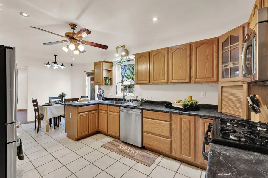 2350 E Sandy Acre Rd, West Bend, WI 53090 - Image #3