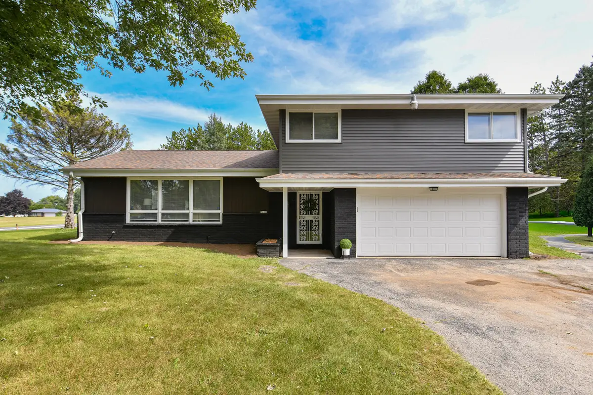 7000 N 100th St, Milwaukee, WI 53224 - Image #1