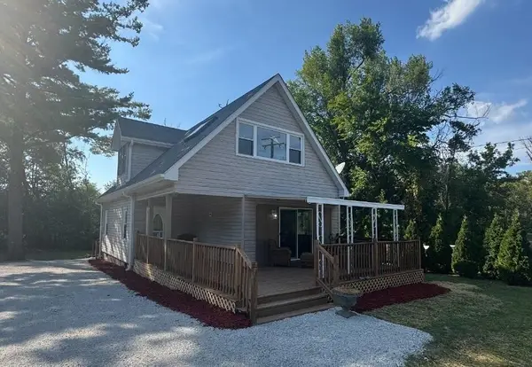 11736 231st Ct, Salem Lakes, WI 53179