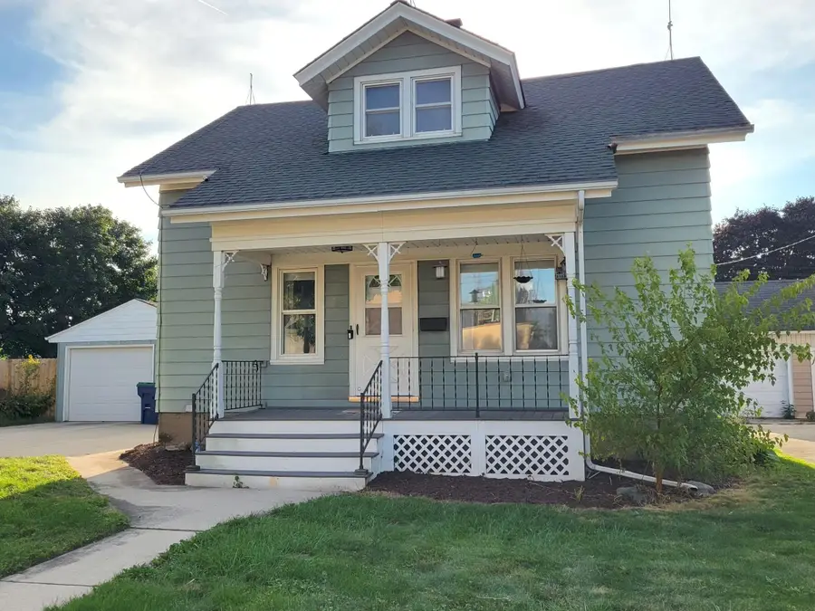 1021 9th Ave, Grafton, WI 53024 - Image #2