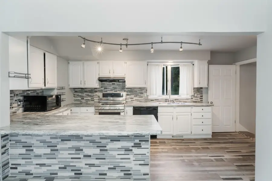 105 N Park Pl, Plymouth, WI 53073 - Image #3