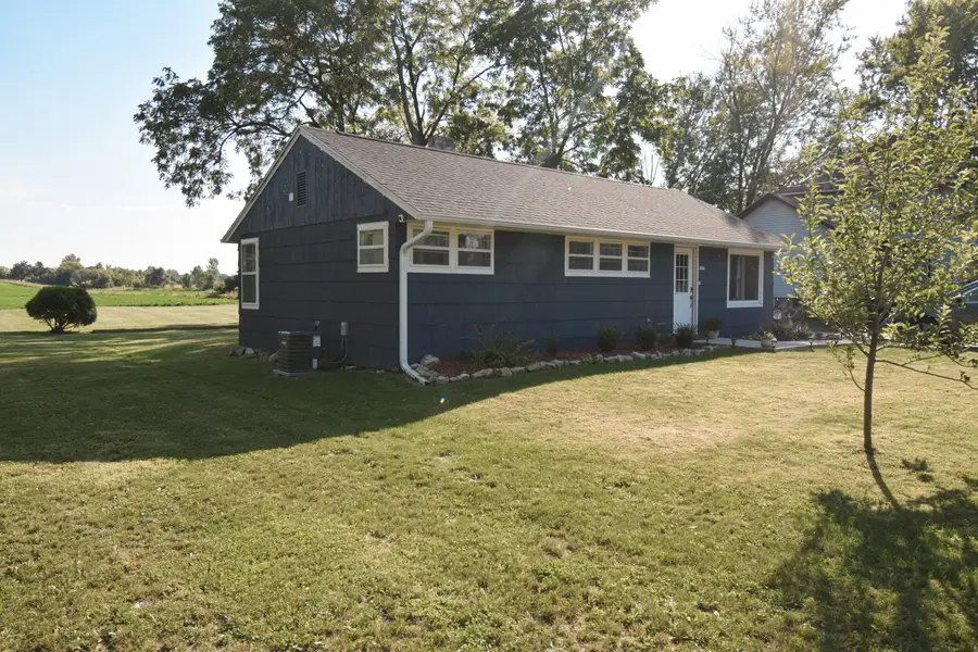 1027 W Walworth Ave, Whitewater, WI 53190 - Image #2