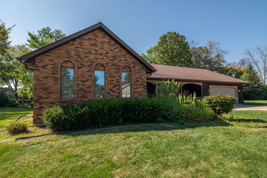 1236 Meadowview Dr, Menasha, WI 54952 - Image #3