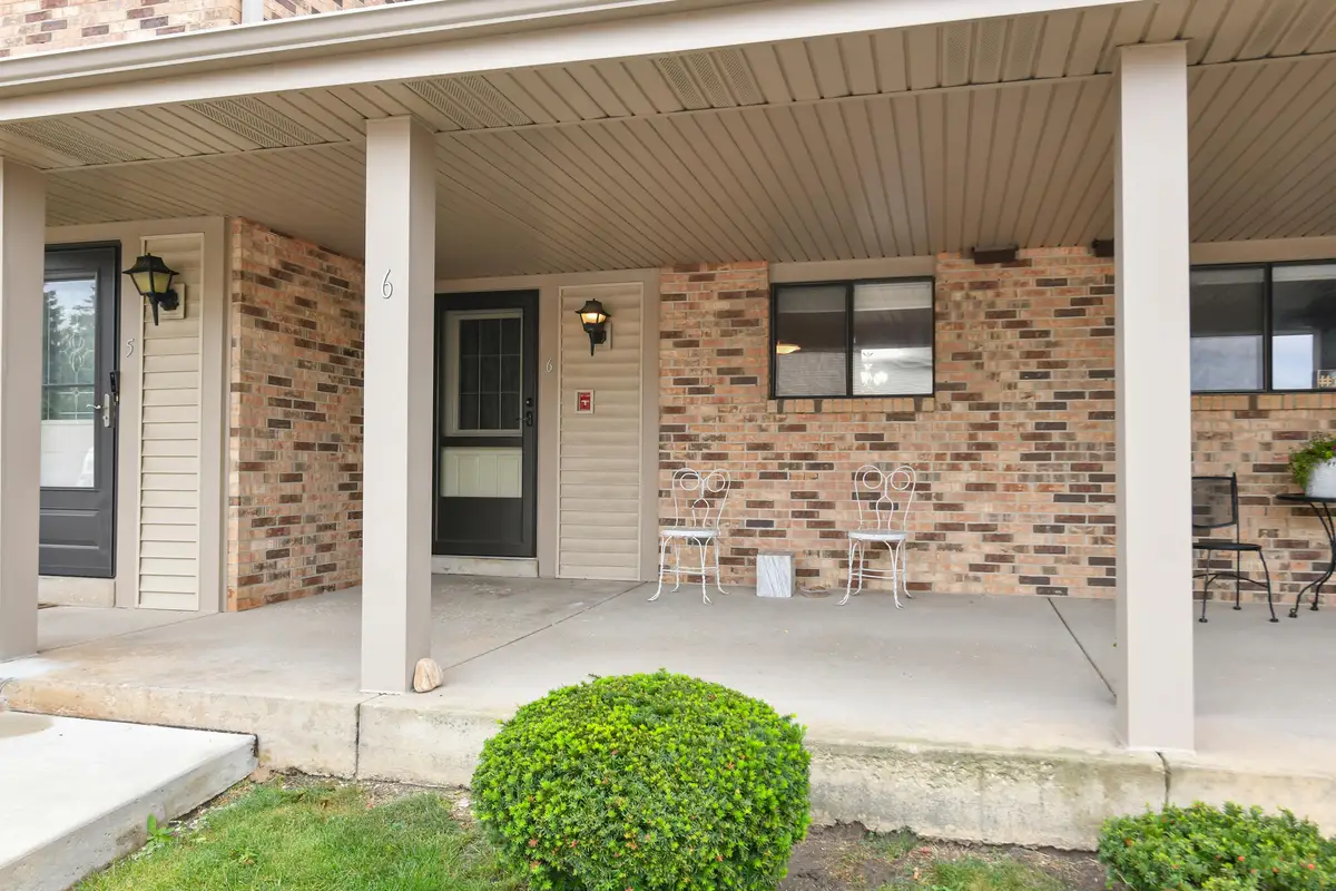 5702 Cambridge Ln, Mount Pleasant, WI 53406 - Image #1