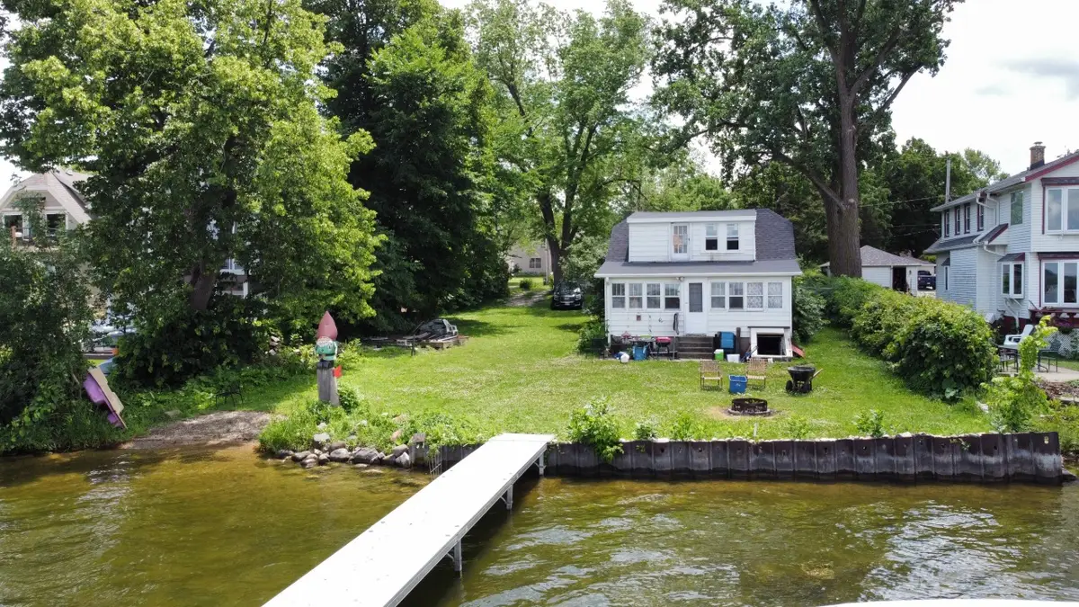 N28W26972 Woodland Dr, Pewaukee, WI 53072 - Image #1