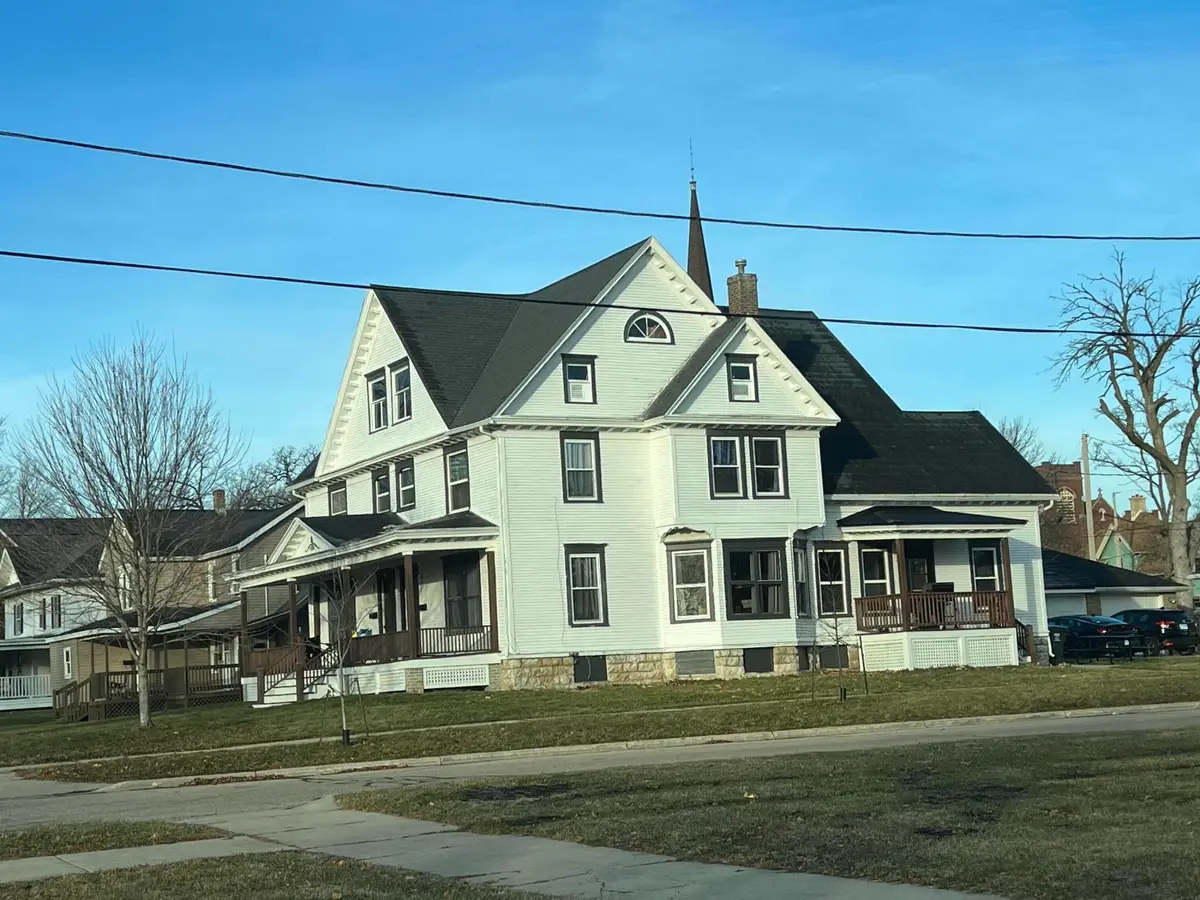 406 W Center St, Whitewater, WI 53190 - Image #1