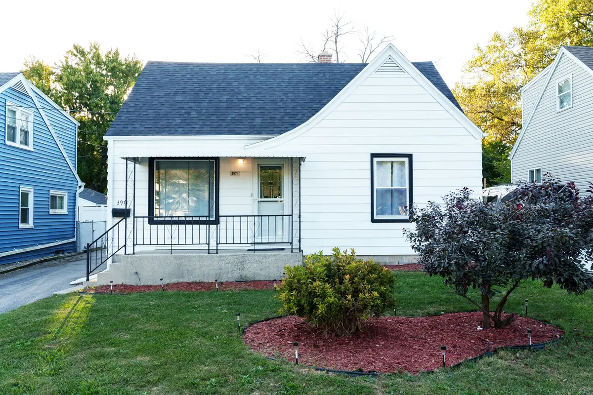 3971 S 41st St, Greenfield, WI 53221 - Image #1