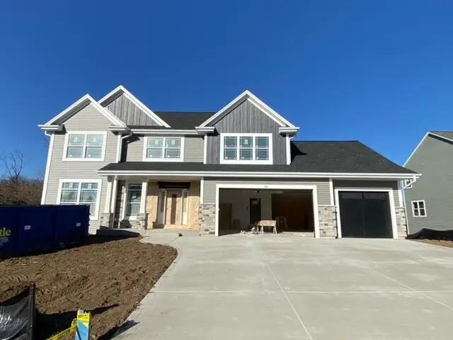 935 Kohlwey Dr, Grafton, WI 53024 - Image #2