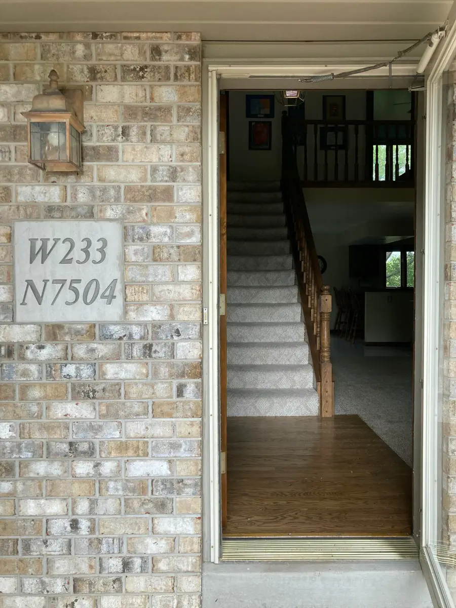 W233N7504 Highview Dr, Sussex, WI 53089 - Image #3