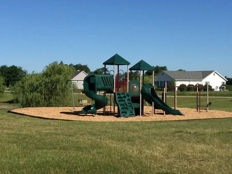 511 Woodlawn Ct, Williams Bay, WI 53191 - Image #3