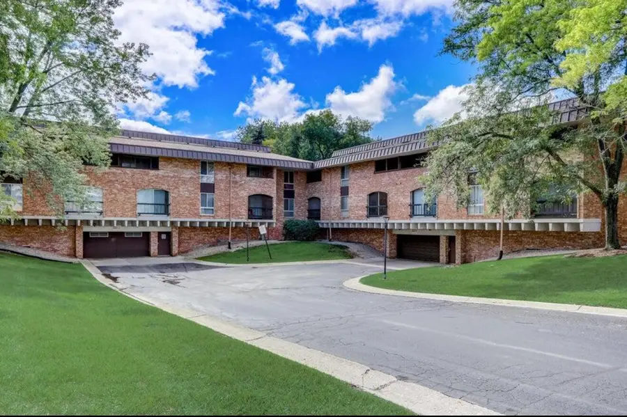 4155 W Rivers Edge Cir, Brown Deer, WI 53209 - Image #2