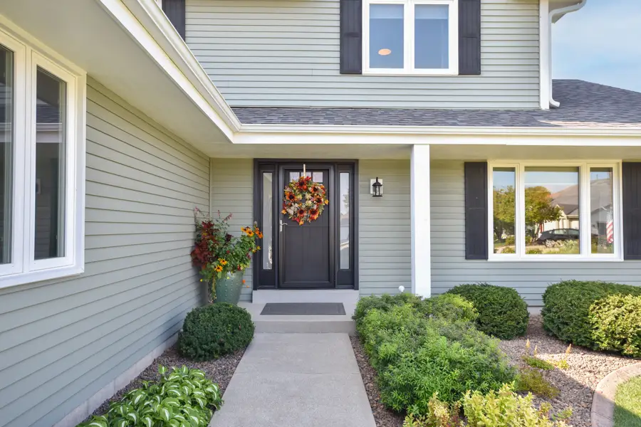 W155N7481 Pebble Ct, Menomonee Falls, WI 53051 - Image #2