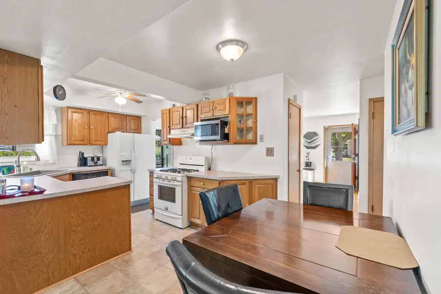 8220 W Lynmar Ter, Milwaukee, WI 53222 - Image #3