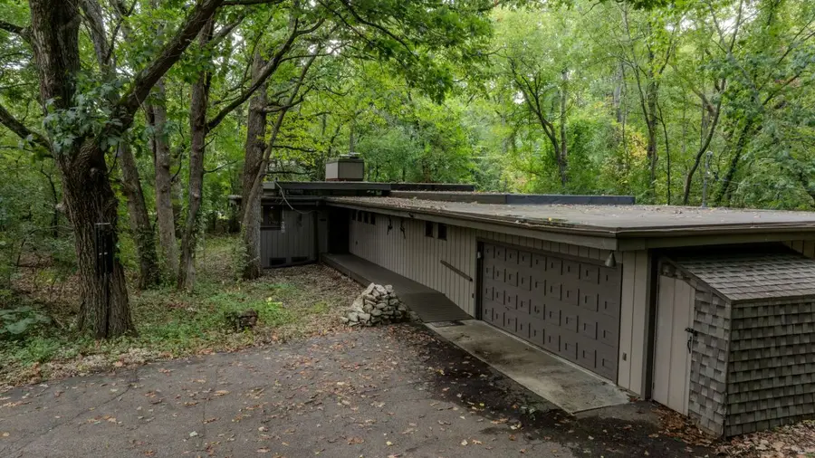 36619 Normandale Dr, Summit, WI 53066 - Image #2