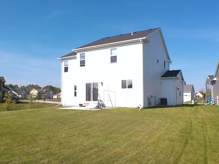 N114W7191 Oakmont Dr, Cedarburg, WI 53012 - Image #2