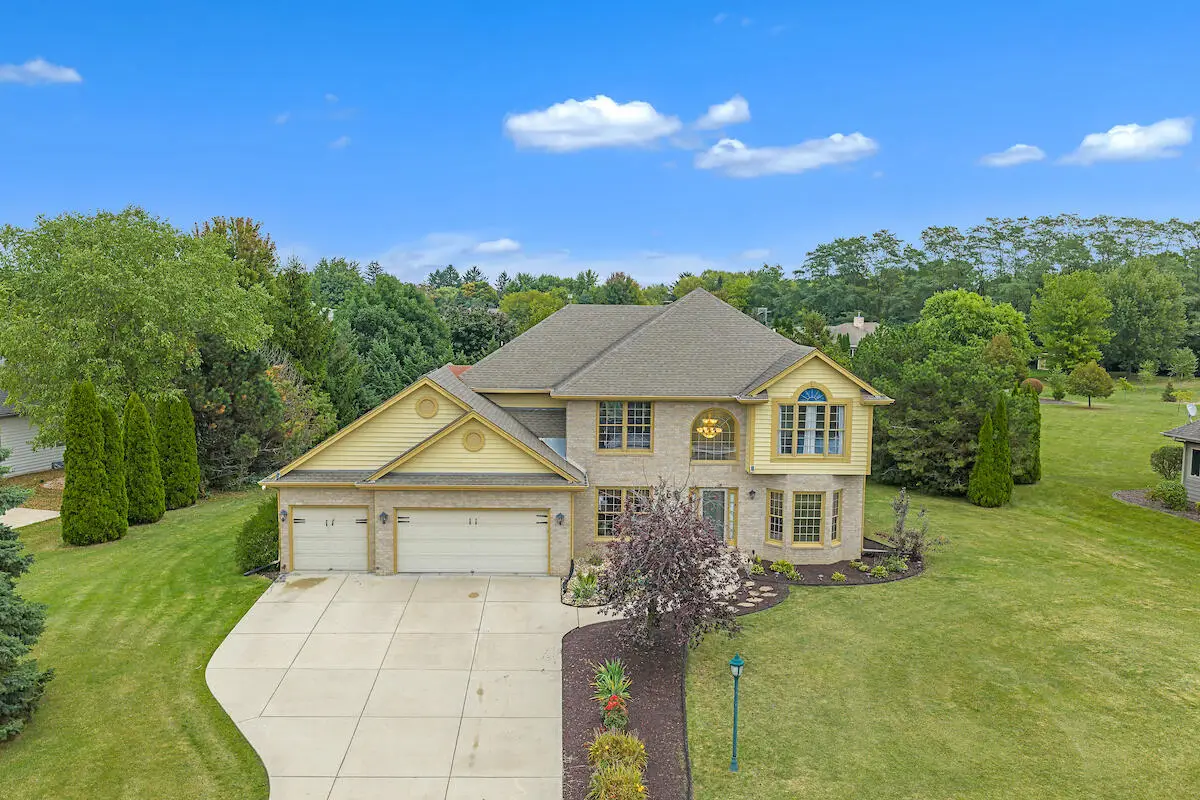 215 Emerald Dr, Mount Pleasant, WI 53406 - Image #1