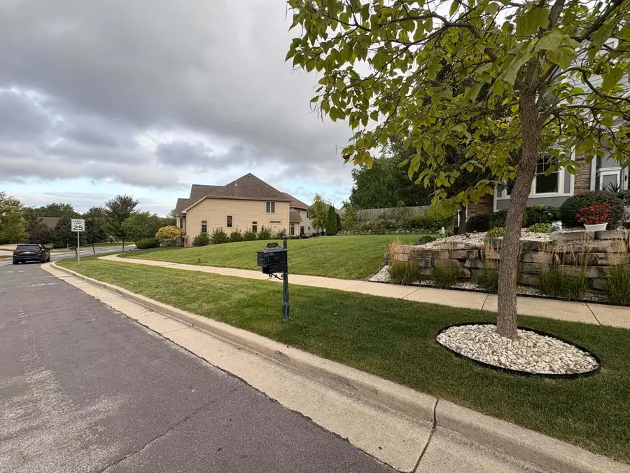 4225 W Willow Way, Milwaukee, WI 53221 - Image #2