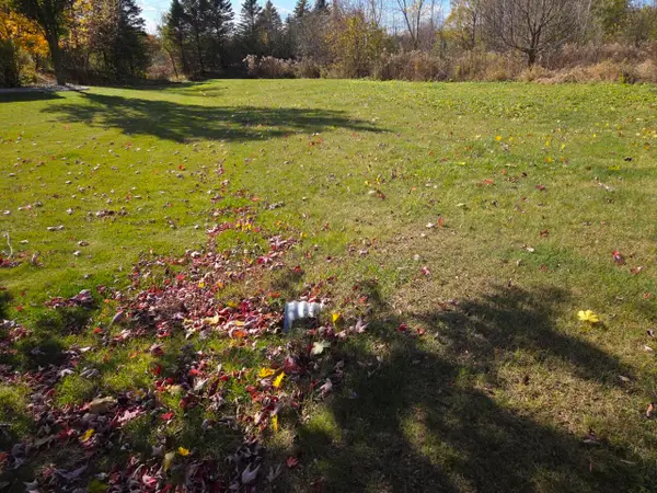 11223 N Westwood Cir, Mequon, WI 53097