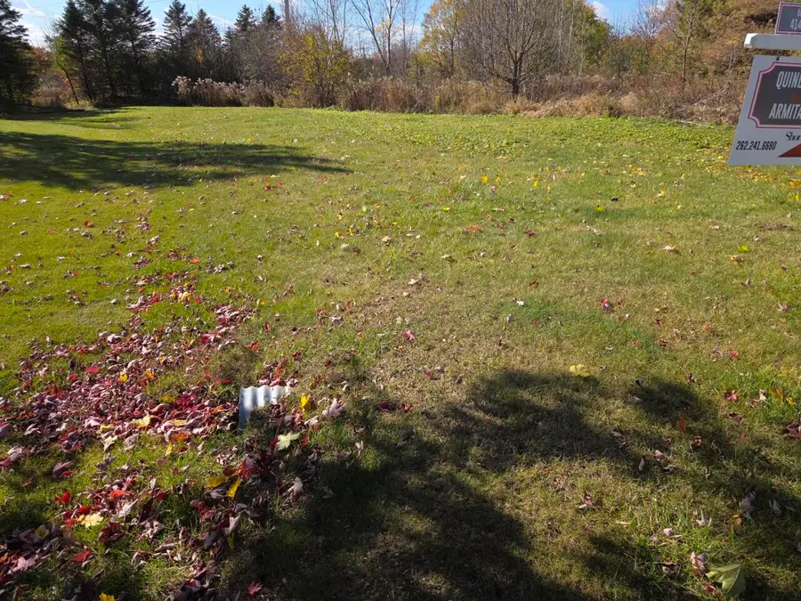 11223 N Westwood Cir, Mequon, WI 53097 - Image #2