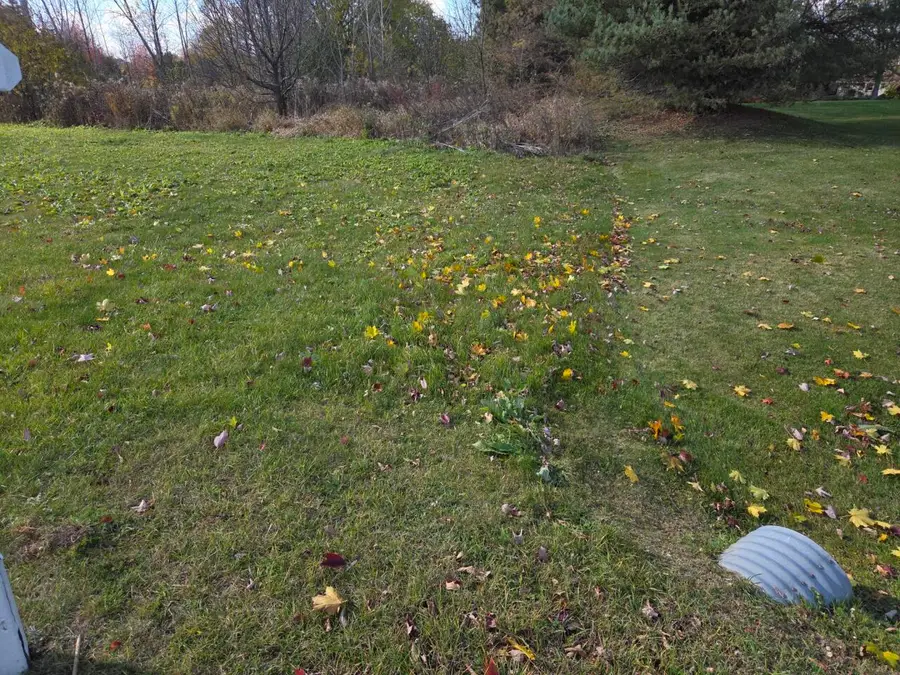 11223 N Westwood Cir, Mequon, WI 53097 - Image #3