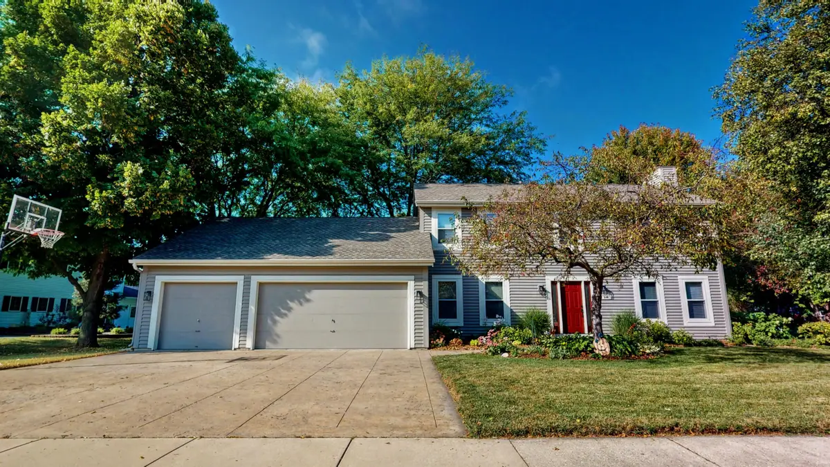 940 Old Tower Rd, Oconomowoc, WI 53066 - Image #1