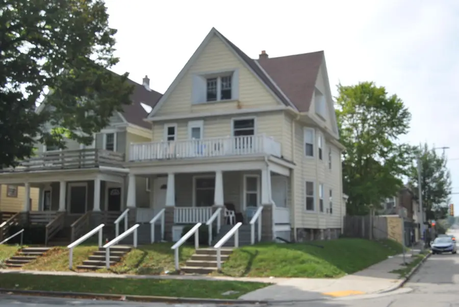 2865 N Cramer St N, Milwaukee, WI 53211 - Image #2