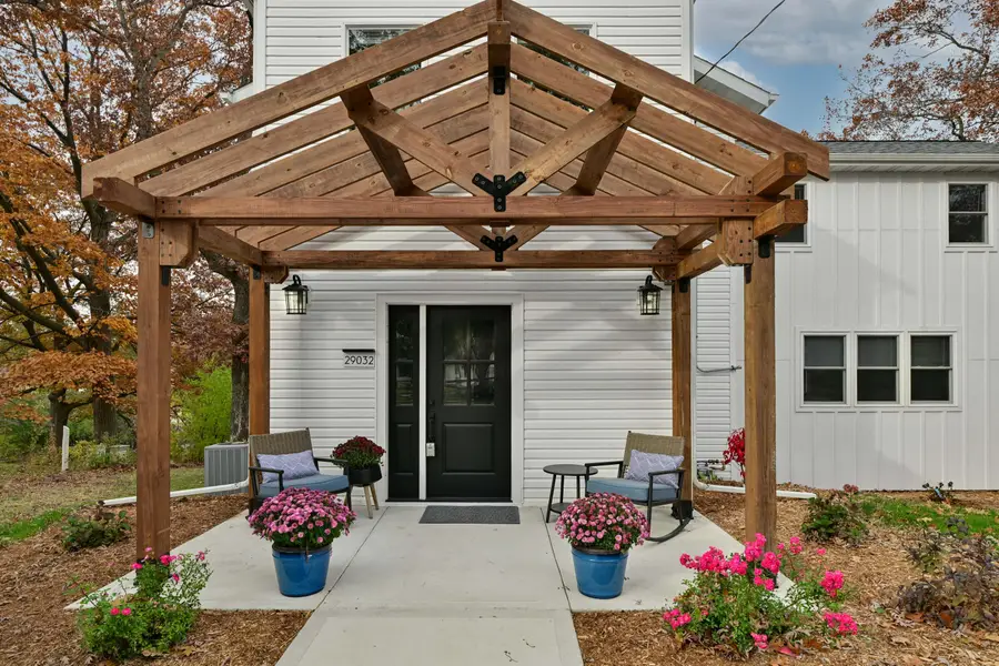 29032 Kramer Dr, Waterford, WI 53185 - Image #2