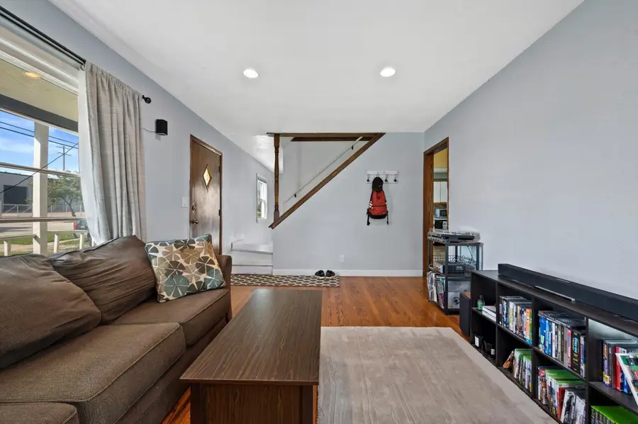 4040 W Green Tree Rd, Milwaukee, WI 53209 - Image #3