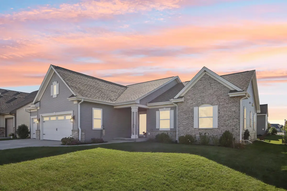 1410 Blazing Star Dr, Oconomowoc, WI 53066 - Image #1