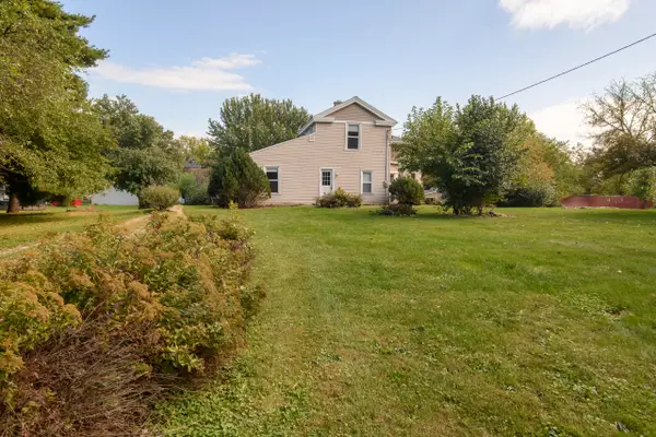 320 Mill St, Fox Lake, WI 53933