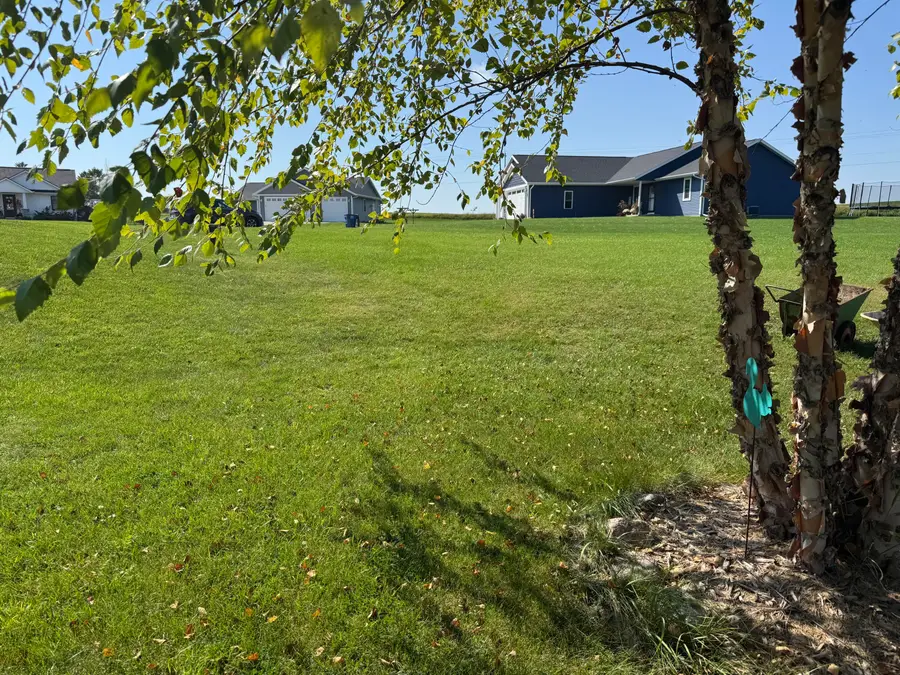 106 Carolyn Ct, Eden, WI 53019 - Image #2