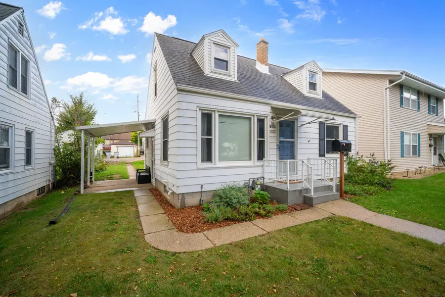 8123 W Townsend St, Milwaukee, WI 53222 - Image #2