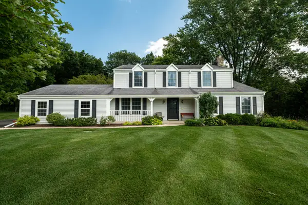 N62W29919 Wayside Ct, Merton, WI 53029