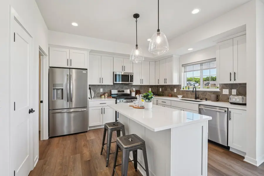 779 Kohlwey Dr, Grafton, WI 53024 - Image #2