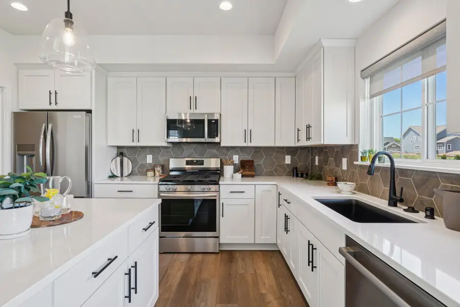 779 Kohlwey Dr, Grafton, WI 53024 - Image #3