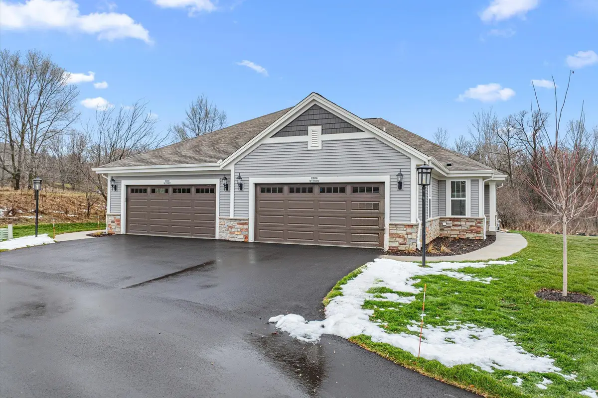 W204N17695 Laurel Pl, Jackson, WI 53037 - Image #1