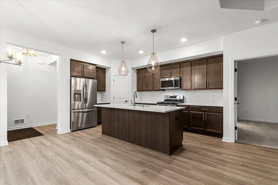 W204N17695 Laurel Pl, Jackson, WI 53037 - Image #2