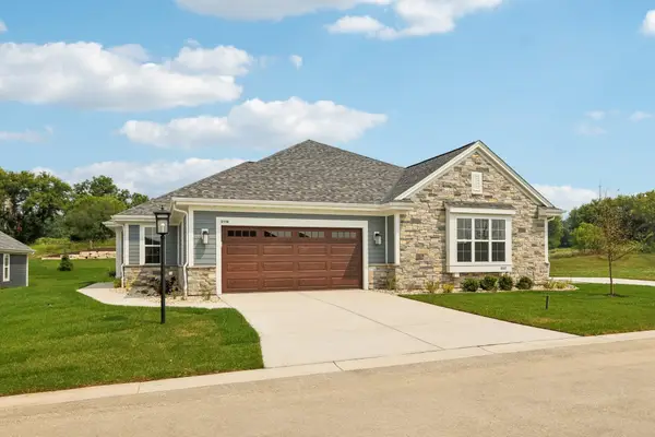 2119 Bluestem Dr, Waukesha, WI 53189