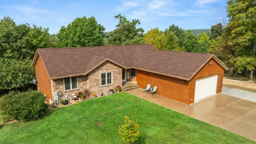 S5773 Reality Rd, Viola, WI 54664 - Image #2