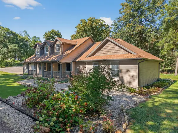 W349S10106 Bittersweet Ct, Eagle, WI 53119