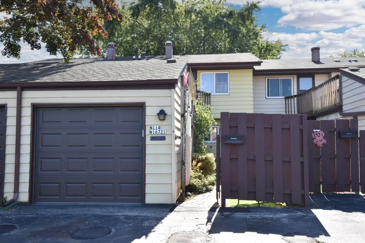 N114W16721 Royal Ct, Germantown, WI 53022 - Image #1