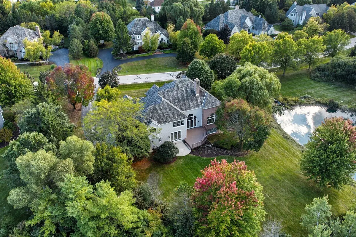 3824 W Stonefield Rd, Mequon, WI 53092 - #1