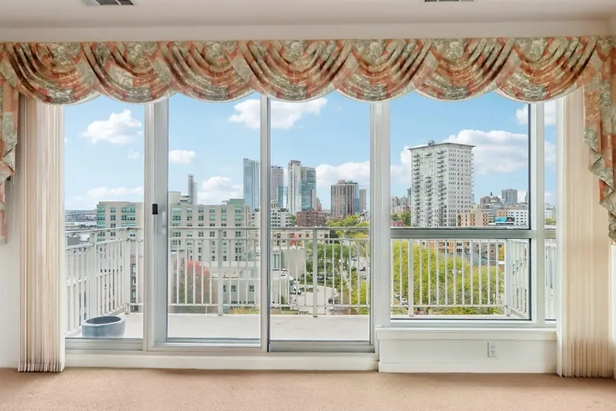 1522 N Prospect Ave, Milwaukee, WI 53202 - Image #2