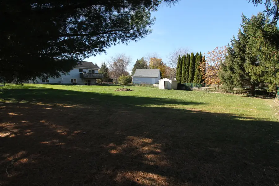 W5180 Jason Rd, Lauderdale Lakes, WI 53121 - Image #3