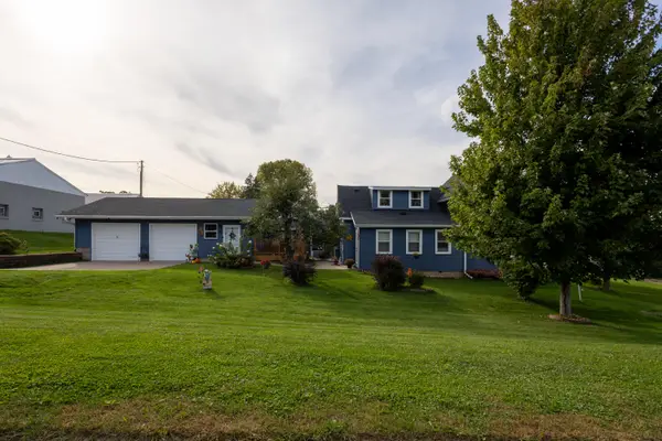 42673 County Rd 12, New Hartford, MN 55925