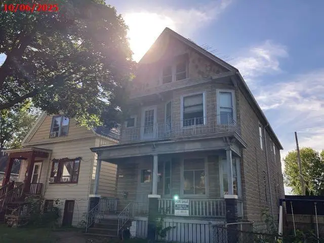 2429 W Burnham St, Milwaukee, WI 53204 - Image #1