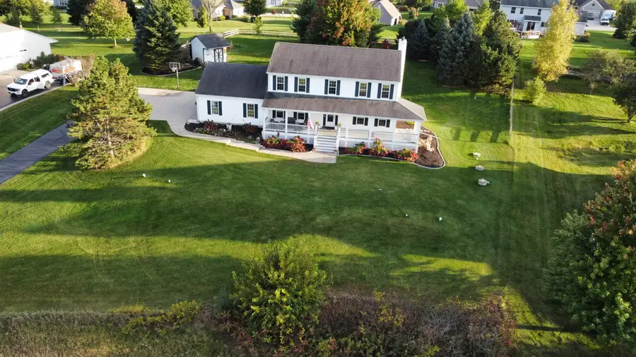 S38W22205 Arlo Dr, Waukesha, WI 53189 - Image #2